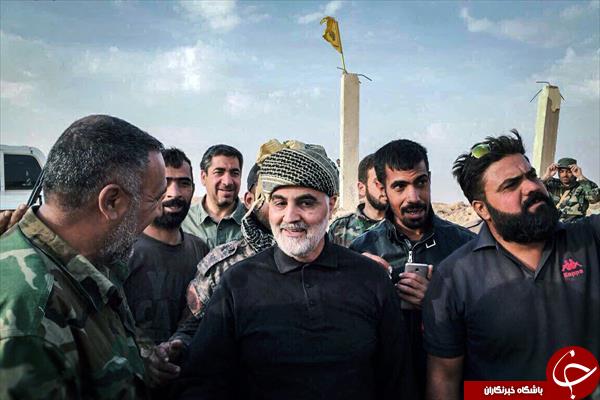 بازدید سرزده سردار سلیمانی از رزمندگان نجبا در خط دیرالروز+ تصاویر