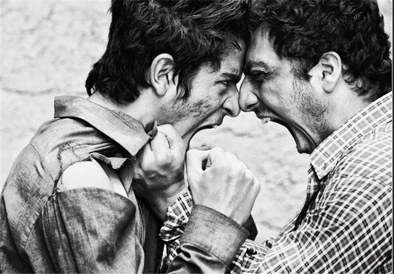 نزاع وحشتناک دو جوان در سوپر مارکت +فیلم
