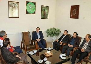 تعامل و همفکری هلال احمر یزد با صداوسیما برای کمک به زلزله زدگان