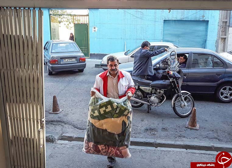 تصاویری از سیل کمک های مردمی به زلزله زدگان