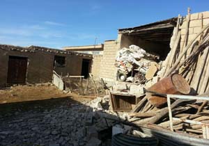 خرابی زلزله در روستای مرجان بابا مراد/فیلمی از کمک&zwnj;های مردم نوع دوست در مسیر مناطق زلزله زده/صحنه هایی ناراحت کننده از منطقه زلزله&zwnj;زده در سرپل ذهاب/فیلم و تصاویر