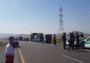 خرابی زلزله در روستای مرجان بابا مراد/فیلمی از کمک&zwnj;های مردم نوع دوست در مسیر مناطق زلزله زده/صحنه هایی ناراحت کننده از منطقه زلزله&zwnj;زده در سرپل ذهاب/فیلم و تصاویر