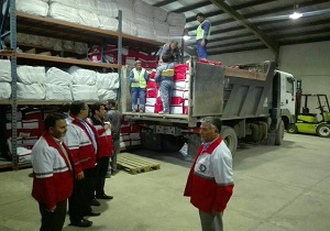 ارسال 8 کامیون کمک‌های مردمی از استان سمنان به کرمانشاه