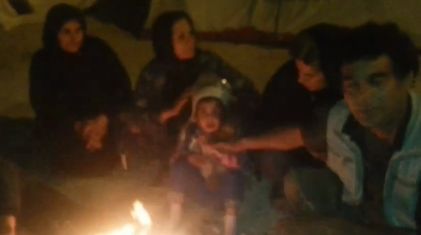 حرفهای تاثر برانگیز مردم زلزله زده در قبرستان سرپل ذهاب+ فیلم