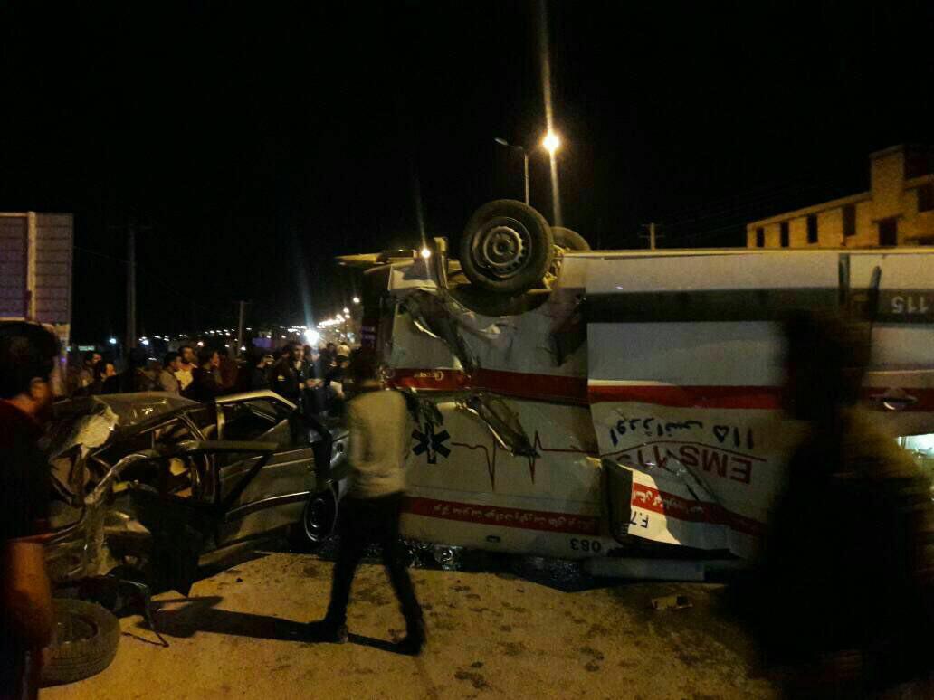 نجات معجزه آسای مادر باردار در حادثه تصادف و واژگونی آمبولانس