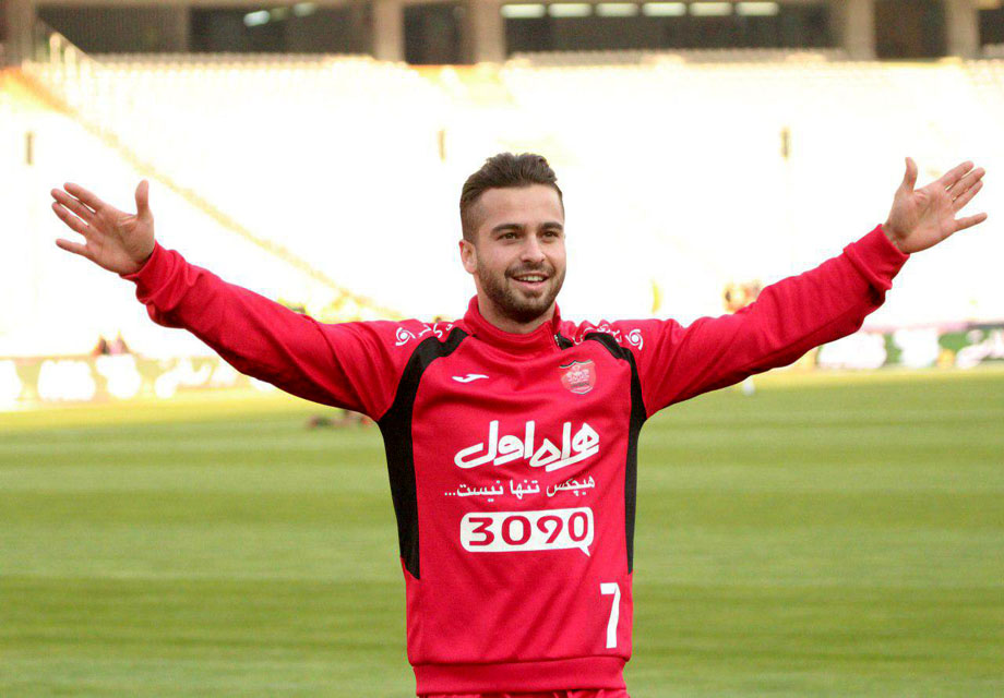 کدام بازیکن بمب نقل و انتقالات نیم فصل لیگ هفدهم لقب می گیرد؟