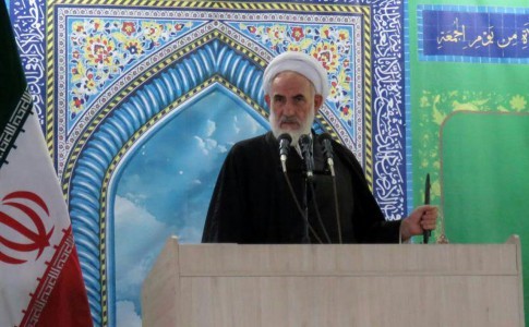 همراهی مردم با زلزله زدگان کرمانشاه تحسین برانگیز است