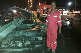 آتش سوزی خودرو براثر برخورد با گاردریل