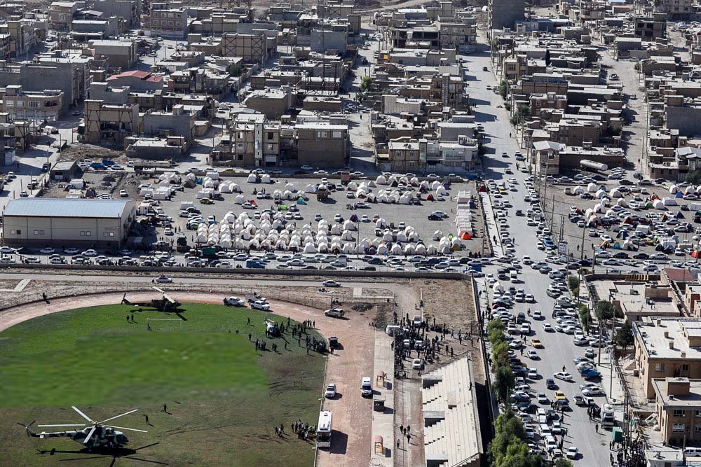زلزله زدگان نیازمند وسایل گرمازا هستند/ گزارش روند شش روز امداد رسانی به زلزله زدگان زلزله زدگان نیازمند وسایل گرمازا هستند/ گزارش روند شش روز امداد رسانی به زلزله زدگان