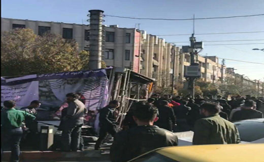 سقوط تابلو تبلیغات در تبریز 4کشته و مصدوم برجای گذاشت+عکس