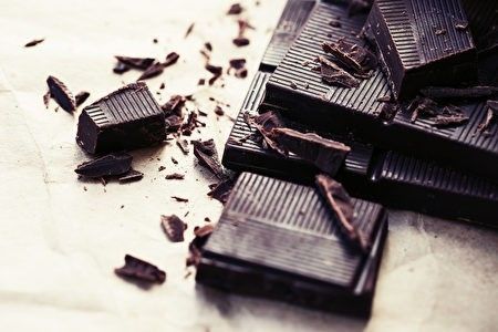 با مصرف شکلات تلخ از چاقی جلوگیری کنید