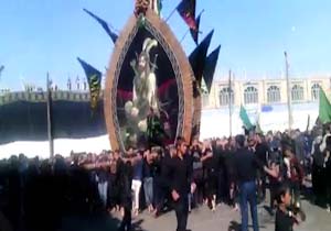مراسم نخل‌گردانی به مناسبت شهادت امام رضا (ع) + فیلم