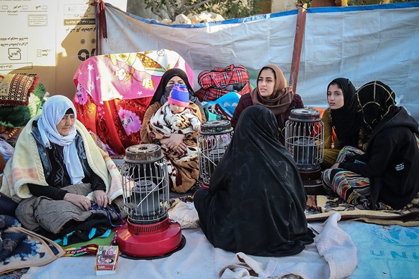 کمک متخصصان پوست برای ساخت درمانگاه یا مدرسه برای مناطق زلزله زده غرب