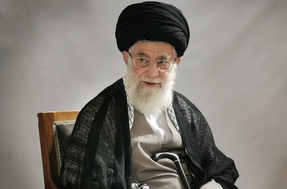 حضور سرزده رهبر معظم انقلاب در مناطق زلزله زده