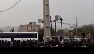 نوحه خوانی کُردی در کنار خرابه های زلزله سرپل ذهاب+ فیلم