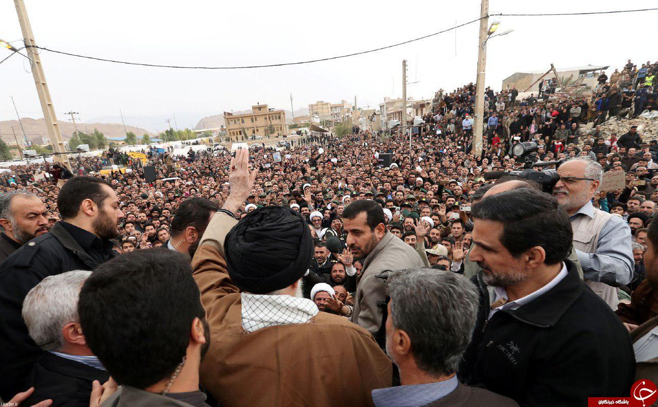 تصاویری از حضور رهبر انقلاب در مناطق زلزله&zwnj;زده کرمانشاه