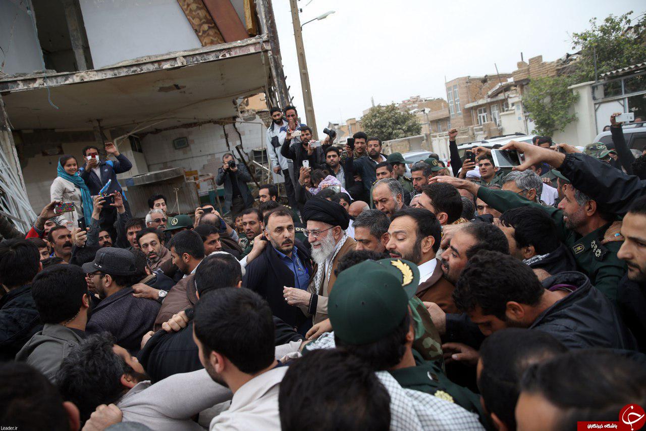 تصاویری از حضور رهبر انقلاب در مناطق زلزله&zwnj;زده کرمانشاه