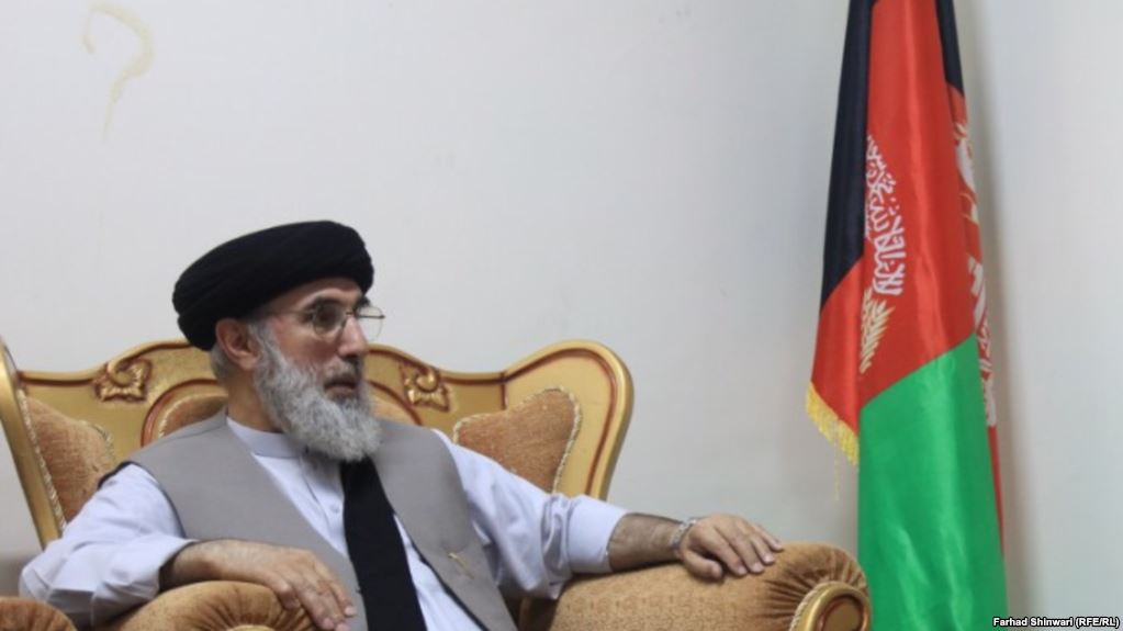 حکمتیار: آمریکا عمدا فساد و مواد مخدر را در افغانستان رواج می دهد