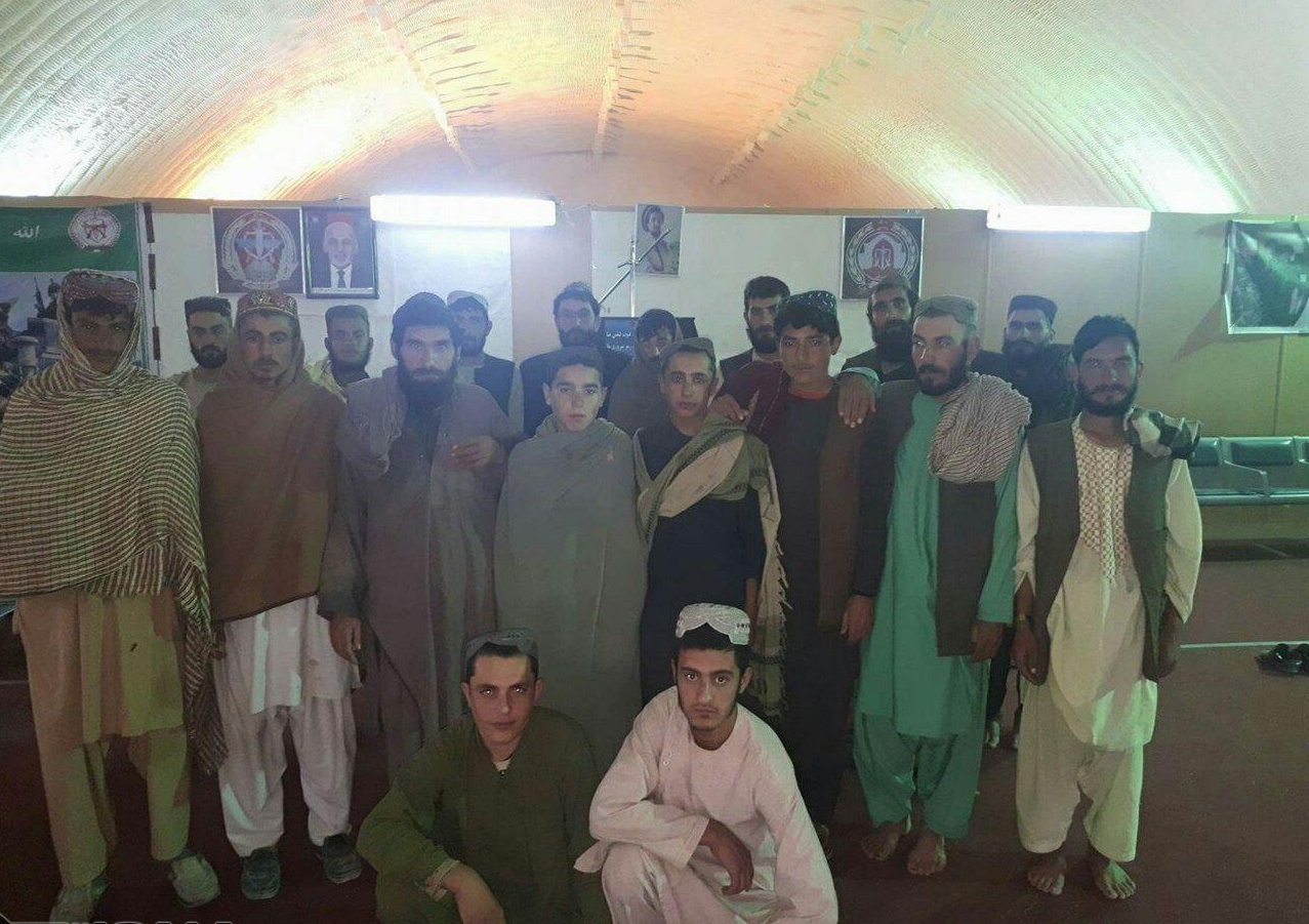 عکس روز: زندانیان در بند طالبان پس از آزادی