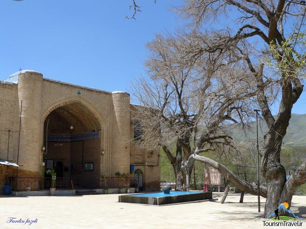 زائر سرای امامزاده محسن(ع) همدان کلنگ زنی می شود