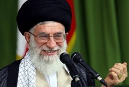 شعر جالبی که یک کودک در مقابل رهبر انقلاب خواند