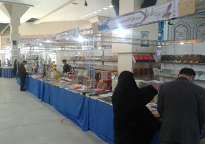 سهم کتابخوانی در کشور پایین است