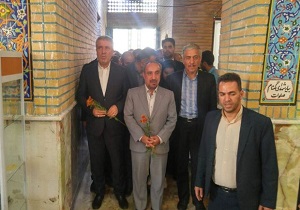 ادای احترام رئیس سازمان میراث فرهنگی به مقام شامخ شهدای سرخه