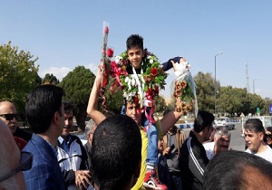 قهرمان مسابقات o-sport نخبگان جهان به زادگاهش بازگشت