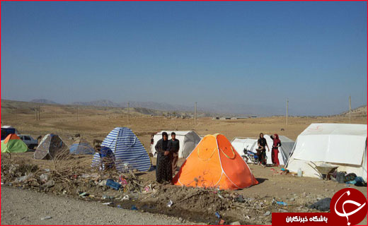 تلاش برای آغاز دوباره زندگی در میان ویرانه های زلزله