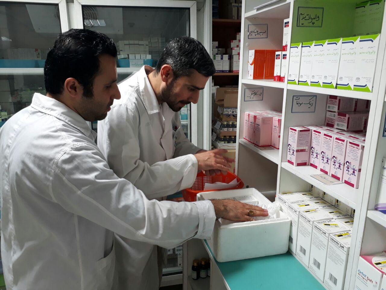 اولین محموله داروی بیماران خاص به بیمارستان صحرایی ارتش در سرپل ذهاب تحویل شد