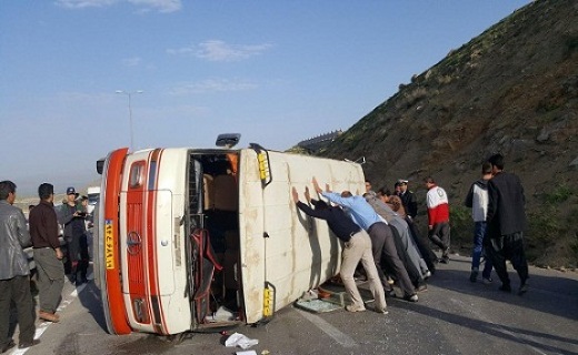 واژگونی مینی بوس در محور دامغان &ndash; سمنان حادثه آفرید / ممنوعیت صدور بارنامه برای ناوگان فرسوده در استان سمنان