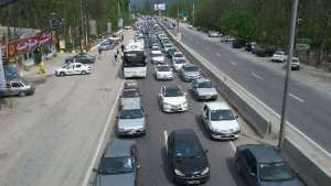 ترافیک در برخی محورهای استان زنجان نیمه سنگین است