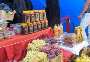 استقبال بی نظیر  مردم و تمدید جشنواره انگور هزاوه