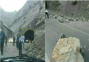 پاکسازی ریزش سنگ از کوه در جاده هراز