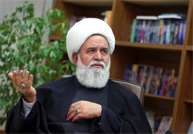 جای علوم انسانی در حوزه خالی است