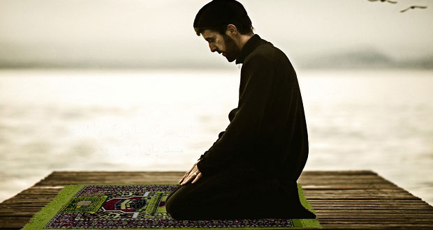 مخاطبان سلام در نماز چه کسانی هستند؟
