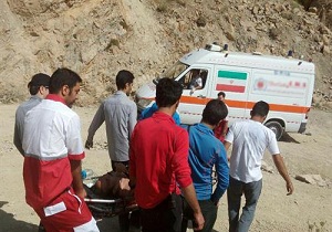 نجات جان جوان پاراگلایدر سوار توسط اورژانس بندرعباس