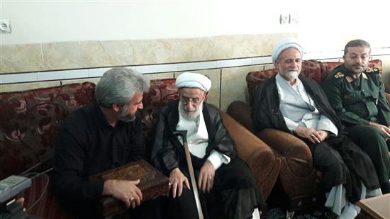آیت&zwnj;الله جنتی در منزل پدر شهید حججی حضور یافت+ تصاویر
