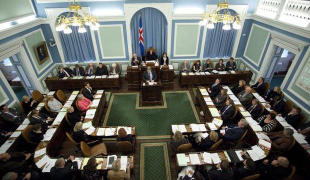 حزب حاکم ایسلند در انتخابات پارلمانی پیروز شد