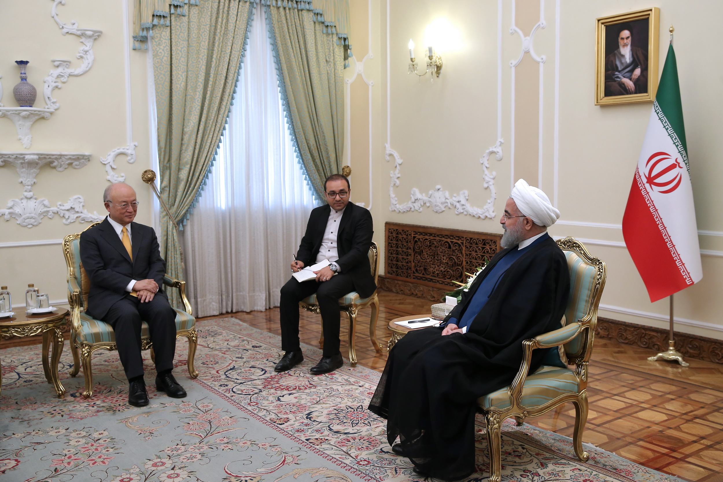 دیدار روحانی و آمانو