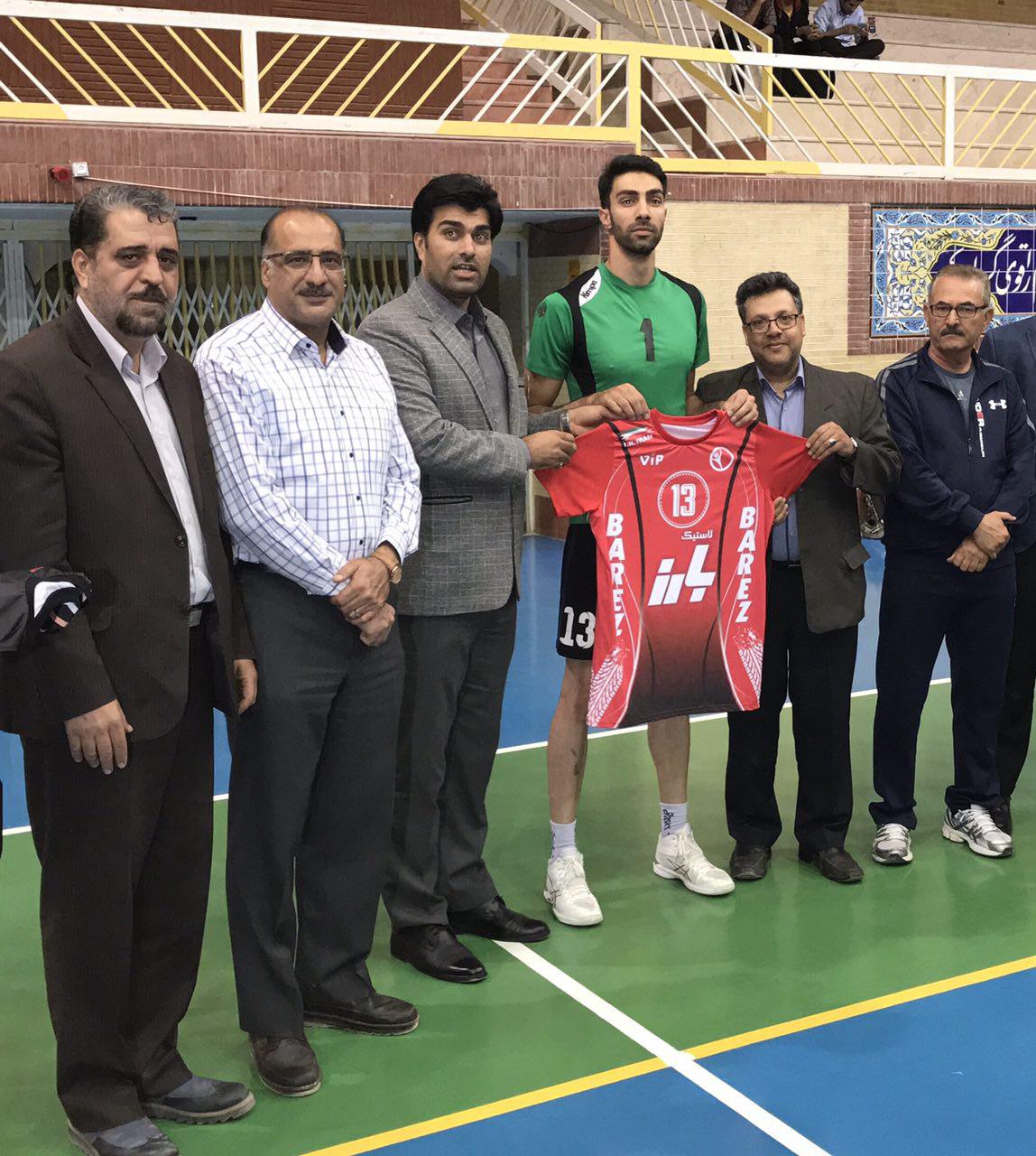 رونمایی از پیراهن تیم والیبال بارز كرمان