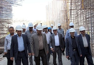 بازدید مسئولان استان یزد از تاسیسات طرح انتقال آب خلیج فارس به استان