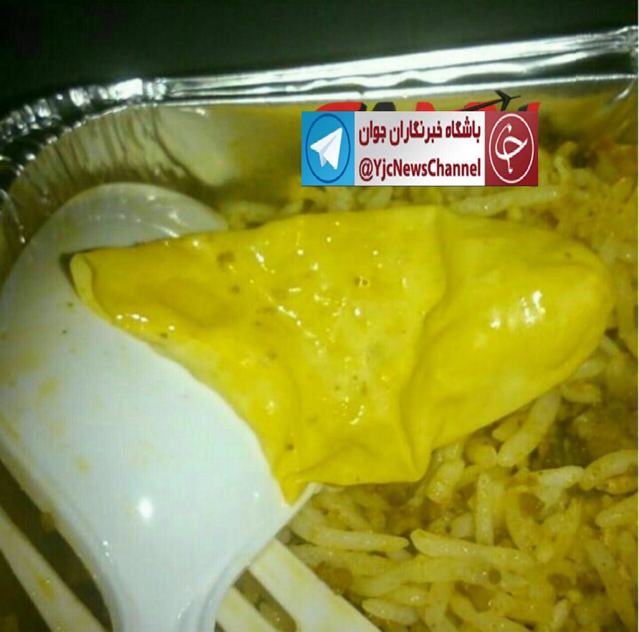 دستكش در غذای یک ایرلاین داخلی! + عکس