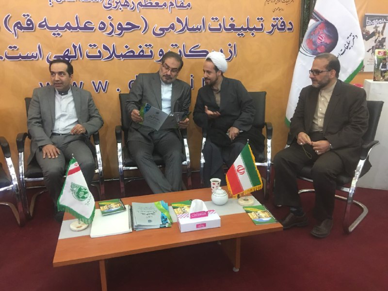 شمخانی از نمایشگاه مطبوعات بازدید کرد+ تصاویر