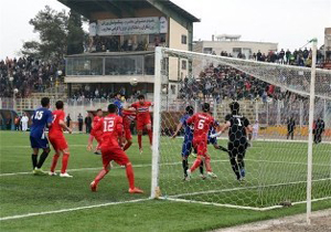 مصاف تیم فوتبال نساجی با تیم مس رفسنجان