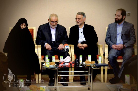 دیدار معاون سیما با خانواده شهید حسین فهمیده/ میرباقری: خانواده شهدا حماسه&zwnj;ساز هستند