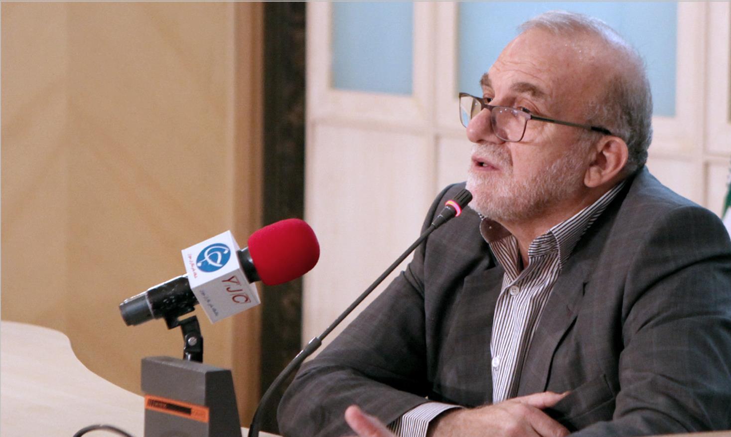 دولت هنوز کفالت سهام عدالت را برعهده دارد/واگذاری استقلال و پرسپولیس باید مستند به بودجه سال ۹۶ صورت می&zwnj;گرفت