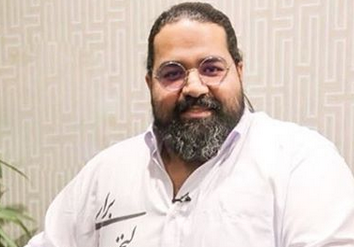 رضا صادقی پس از 20 سال سفیدپوش شد + تصویر