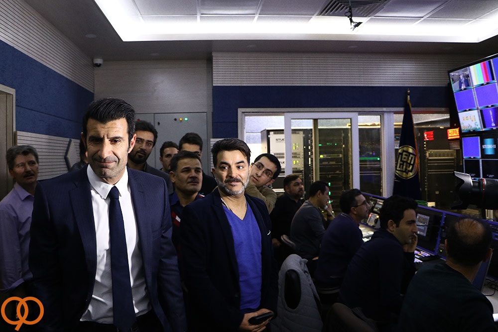 اعتراف بزرگان فوتبال جهان به گروه سخت ایران/لباس مجری قرعه کشی جام جهانی سوژه برنامه نود شد