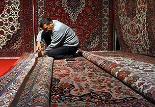 فرش دستباف یک کالای لوکس و ارزشمند است